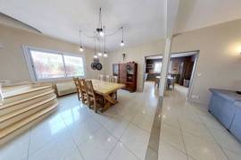 Detached House with Swimming Pool