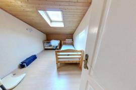 Detached House with Swimming Pool