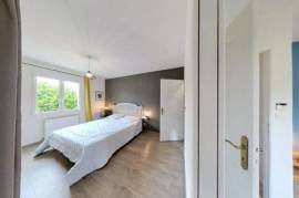 Detached House with Swimming Pool