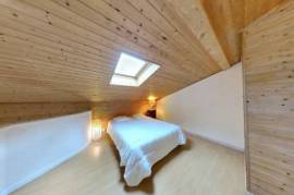 Detached House with Swimming Pool