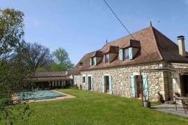 Country House with Guest Gite and Swimming Pool and Lake