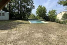 Detached Country House with Swimming Pool