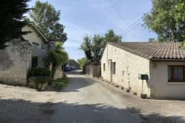 Detached Country House with Swimming Pool