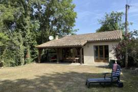 Detached Country House with Swimming Pool