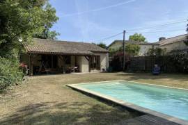Detached Country House with Swimming Pool