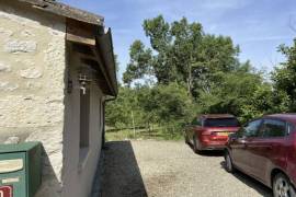 Detached Country House with Swimming Pool