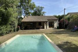 Detached Country House with Swimming Pool