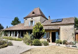 Propriete en pierres avec piscine, parc de 1,8 ha a Beaumont-en-Perigord