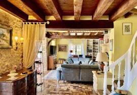 Propriete en pierres avec piscine, parc de 1,8 ha a Beaumont-en-Perigord