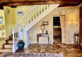 Propriete en pierres avec piscine, parc de 1,8 ha a Beaumont-en-Perigord