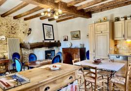 Propriete en pierres avec piscine, parc de 1,8 ha a Beaumont-en-Perigord