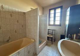 Magnifique propriete avec maison de plain pied et grange