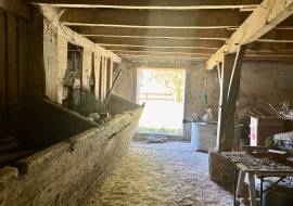 Magnifique propriete avec maison de plain pied et grange