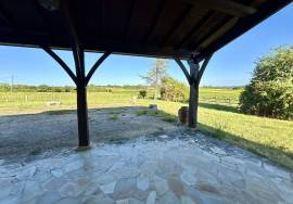 Magnifique propriete avec maison de plain pied et grange