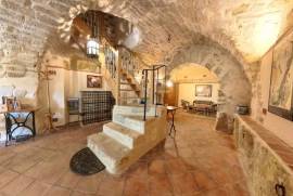 8 room, 324m2 Character property for sale in Nezignan l'eveque - 520 000 € *