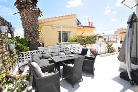 WONDERFUL DETACHED 4 BEDROOM VILLA IN IDEAL LOCATION