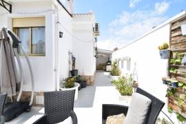 WONDERFUL DETACHED 4 BEDROOM VILLA IN IDEAL LOCATION