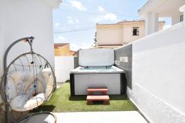 WONDERFUL DETACHED 4 BEDROOM VILLA IN IDEAL LOCATION