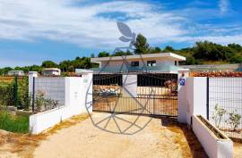 New and modern villa with pool in Alvor New and modern villa with pool in Alvor