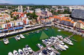 Apartment with Pool and Garage in Vilamoura
