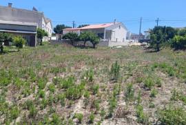 Terreno com projeto aprovado para moradia T3, em Cortes, Leiria. Terreno com projeto aprovado para moradia T3, em Cortes, Leiria.