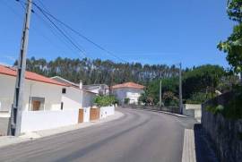 Terreno com projeto aprovado para moradia T3, em Cortes, Leiria. Terreno com projeto aprovado para moradia T3, em Cortes, Leiria.