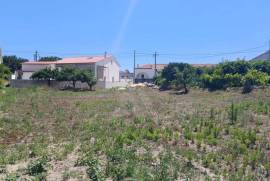 Terreno com projeto aprovado para moradia T3, em Cortes, Leiria. Terreno com projeto aprovado para moradia T3, em Cortes, Leiria.