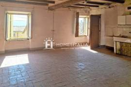 Apartment to renovate in historic centre