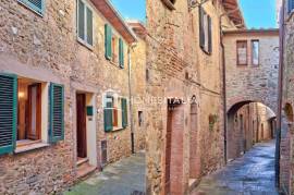 Terraced house in historic centre with lovely views