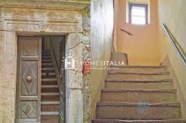 Terraced house in historic centre with lovely views