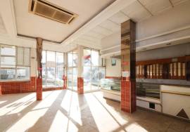 Establishment rental with álvara for Cafeteria / Confectionery or Hot Bread in Bela - Ermesinde