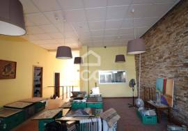 Shop for Commerce or Services in the Center of Areosa Shop for Commerce or Services in the Center of Areosa