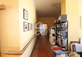 Shop for Commerce or Services with parking space, in Areosa Shop for Commerce or Services with parking space, in Areosa