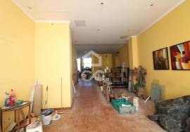 Shop for Commerce or Services with parking space, in Areosa Shop for Commerce or Services with parking space, in Areosa