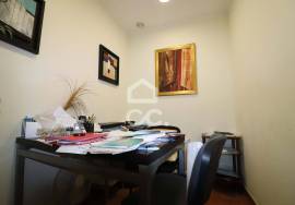 Shop for Commerce or Services with parking space, in Areosa Shop for Commerce or Services with parking space, in Areosa