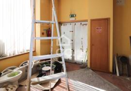 Shop for Commerce or Services with parking space, in Areosa Shop for Commerce or Services with parking space, in Areosa