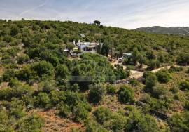 Authentic 1-Storey Algarvian Villa with Annex & Solar Power