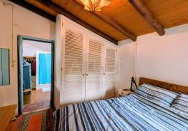 Authentic 1-Storey Algarvian Villa with Annex & Solar Power