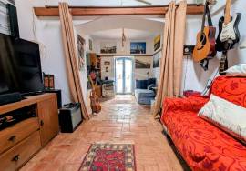Authentic 1-Storey Algarvian Villa with Annex & Solar Power