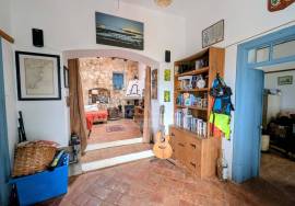 Authentic 1-Storey Algarvian Villa with Annex & Solar Power