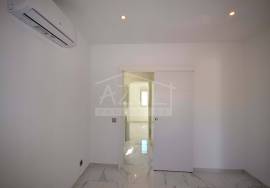 Renovated Two‑Bed. Villa with Annexes