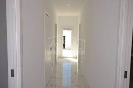 Renovated Two‑Bed. Villa with Annexes