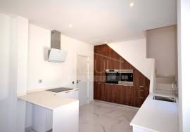 Renovated Two‑Bed. Villa with Annexes