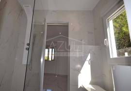 Renovated Two‑Bed. Villa with Annexes
