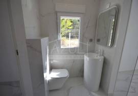 Renovated Two‑Bed. Villa with Annexes
