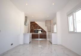 Renovated Two‑Bed. Villa with Annexes