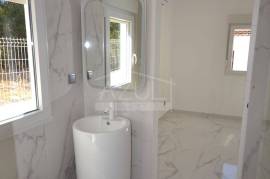 Renovated Two‑Bed. Villa with Annexes