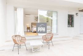 Walk to the Waves: Modern 3-Bedroom Bungalow Near the Beach Walk to the Waves: Modern 3-Bedroom Bungalow Near the Beach