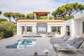 Walk to the Waves: Modern 3-Bedroom Bungalow Near the Beach Walk to the Waves: Modern 3-Bedroom Bungalow Near the Beach