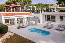 Walk to the Waves: Modern 3-Bedroom Bungalow Near the Beach Walk to the Waves: Modern 3-Bedroom Bungalow Near the Beach